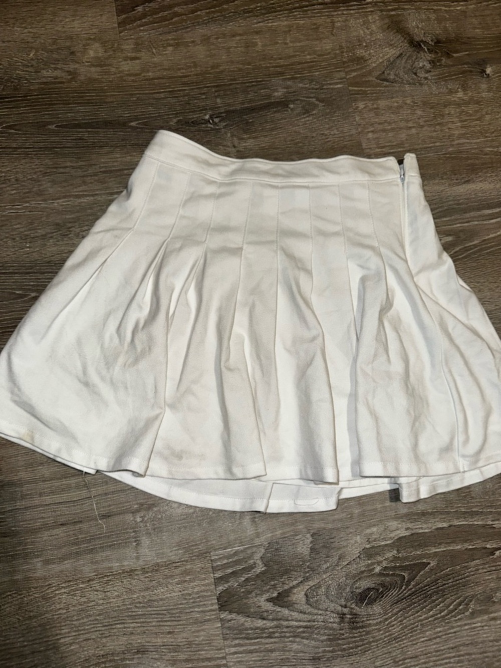 Hollister White Pleated Women's Skirt - Classic Tennis Style